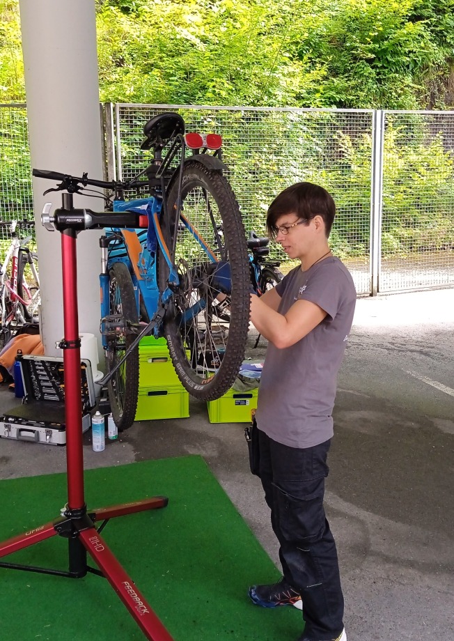 Beim Schrauben vor Ort 1